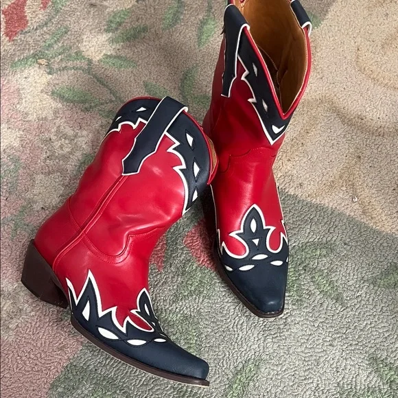 Stylish Red and Blue Western Boots - Picture 2 of 3